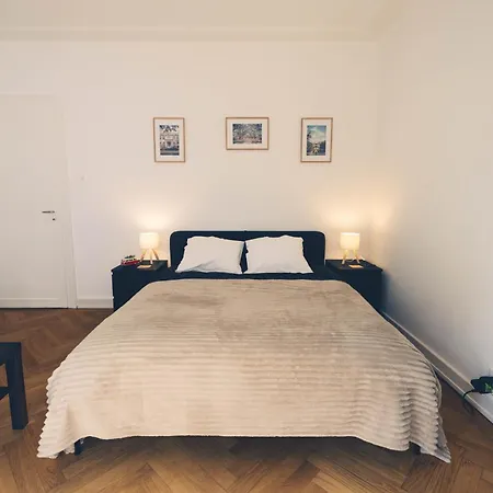 Bright In The Center Of Appartement *